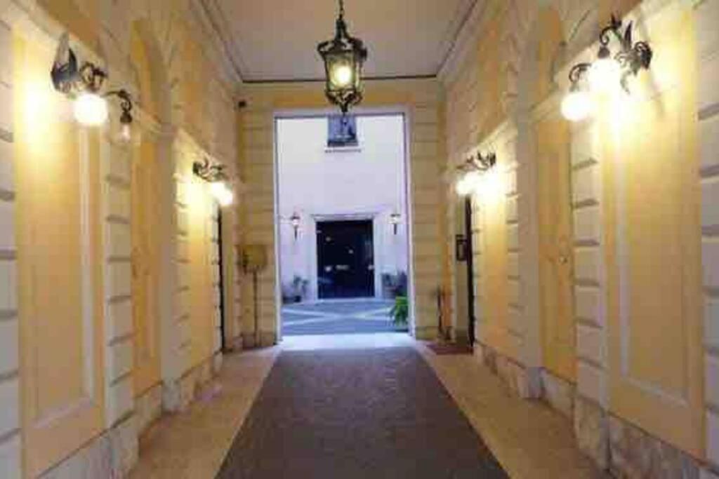 Beautiful Apartment Next To Piazza Di Spagna ローマ エクステリア 写真